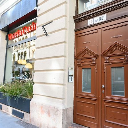 Bp Central Home Budapest Exteriör bild