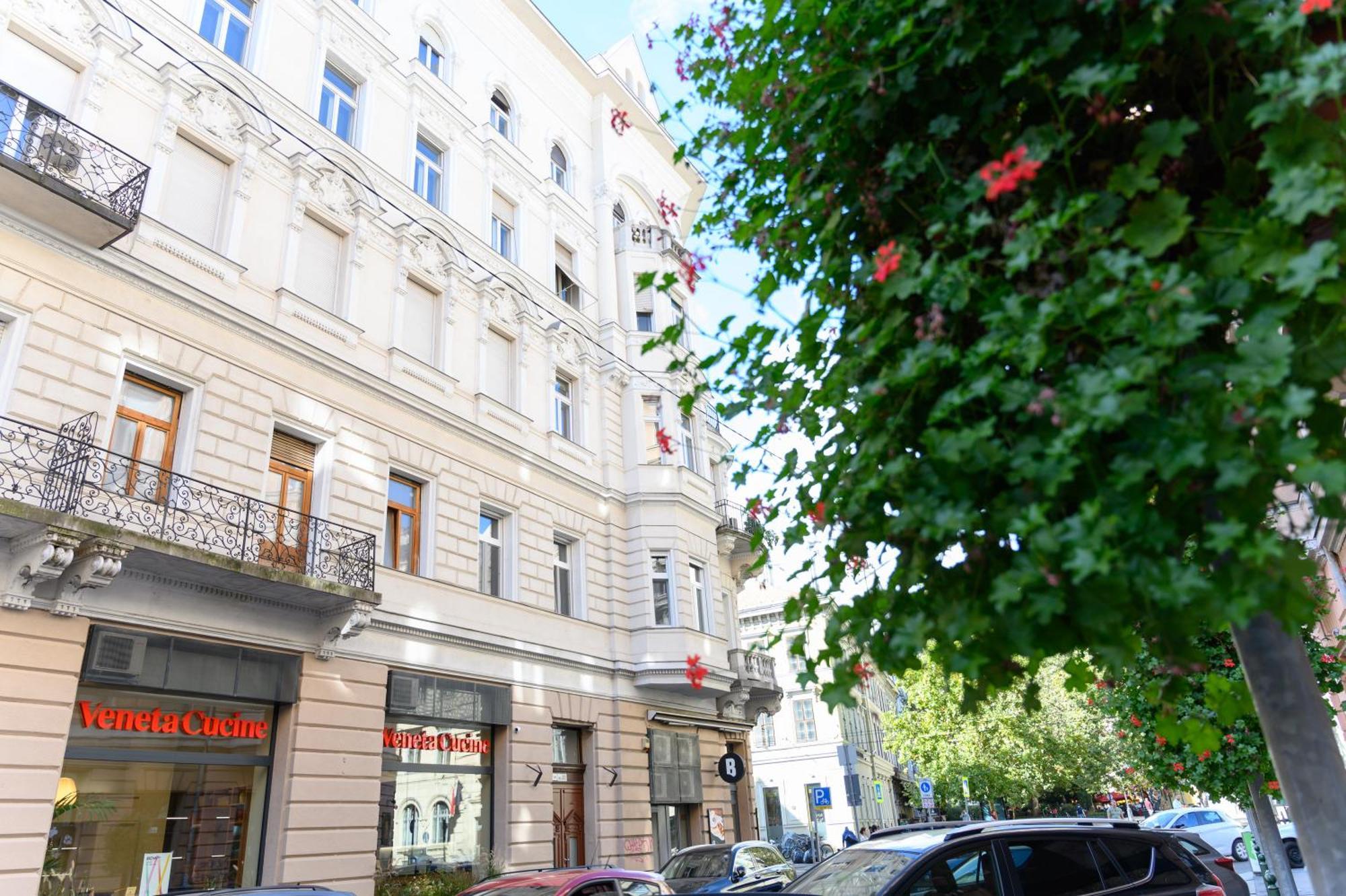 Bp Central Home Budapest Exteriör bild